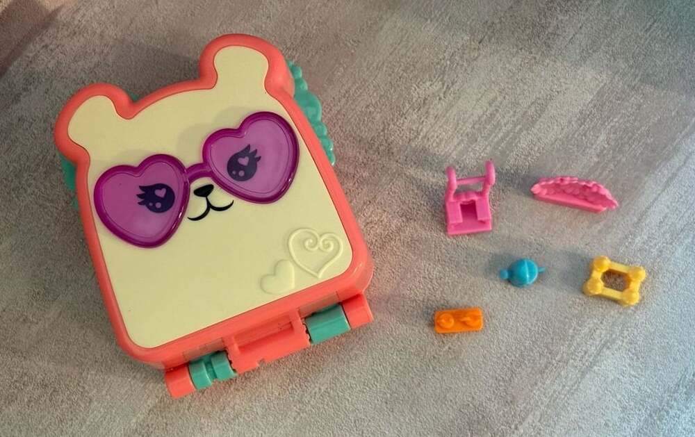 Polly Pocket Cutie Bear Picnic Compact Mini Playset